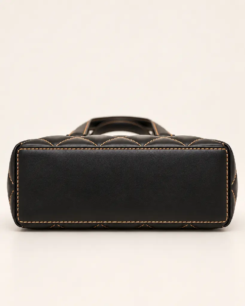 Luxe zwarte leren tas, onderzijde-11.webp